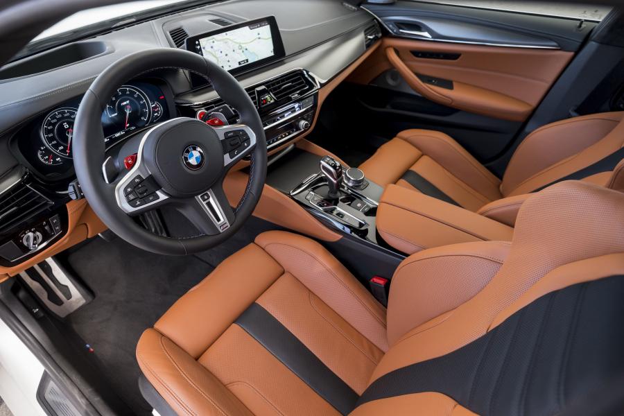 Интерьер BMW M5 (F90) 2018 года  (NA) (фото 33 из 40)